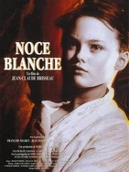 舌吻不断伸舌头原声不带歌